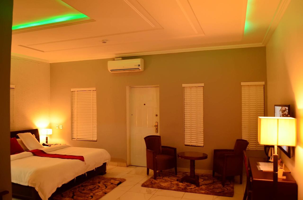 The Crib Lifestyle Hotel Порт Харкорт Екстериор снимка