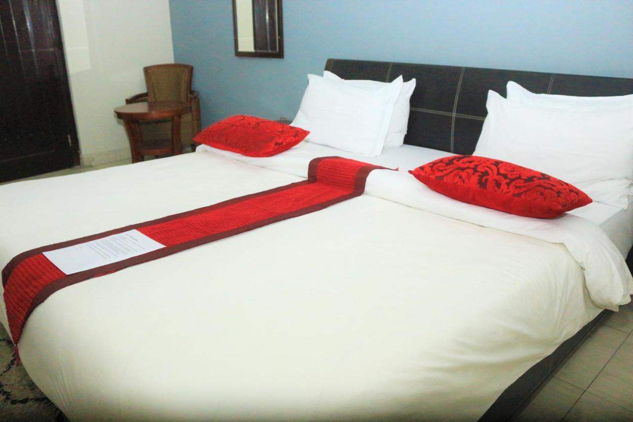 The Crib Lifestyle Hotel Порт Харкорт Екстериор снимка