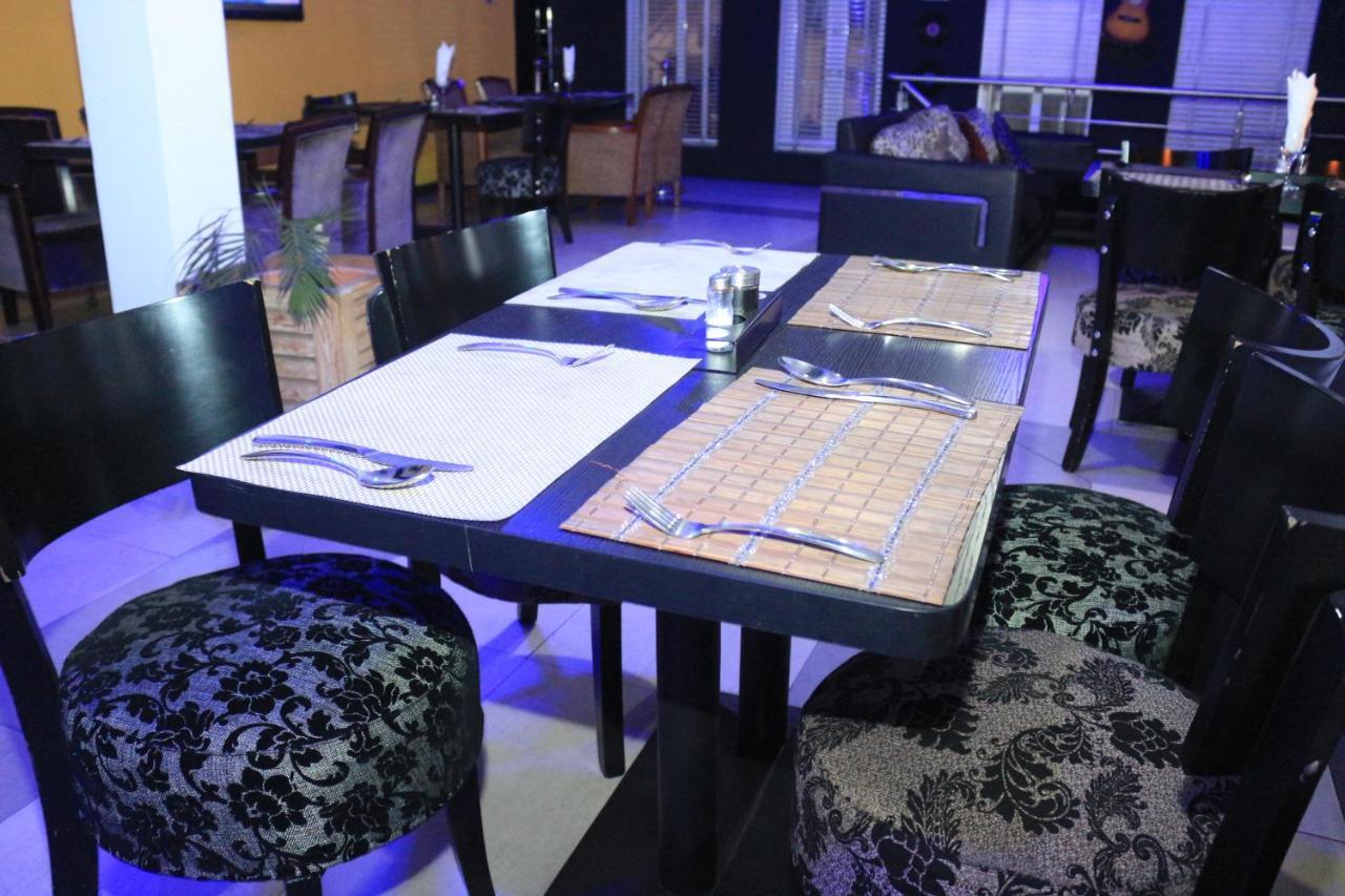 The Crib Lifestyle Hotel Порт Харкорт Екстериор снимка