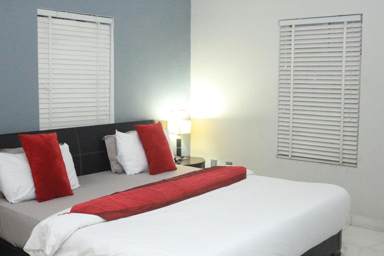 The Crib Lifestyle Hotel Порт Харкорт Екстериор снимка