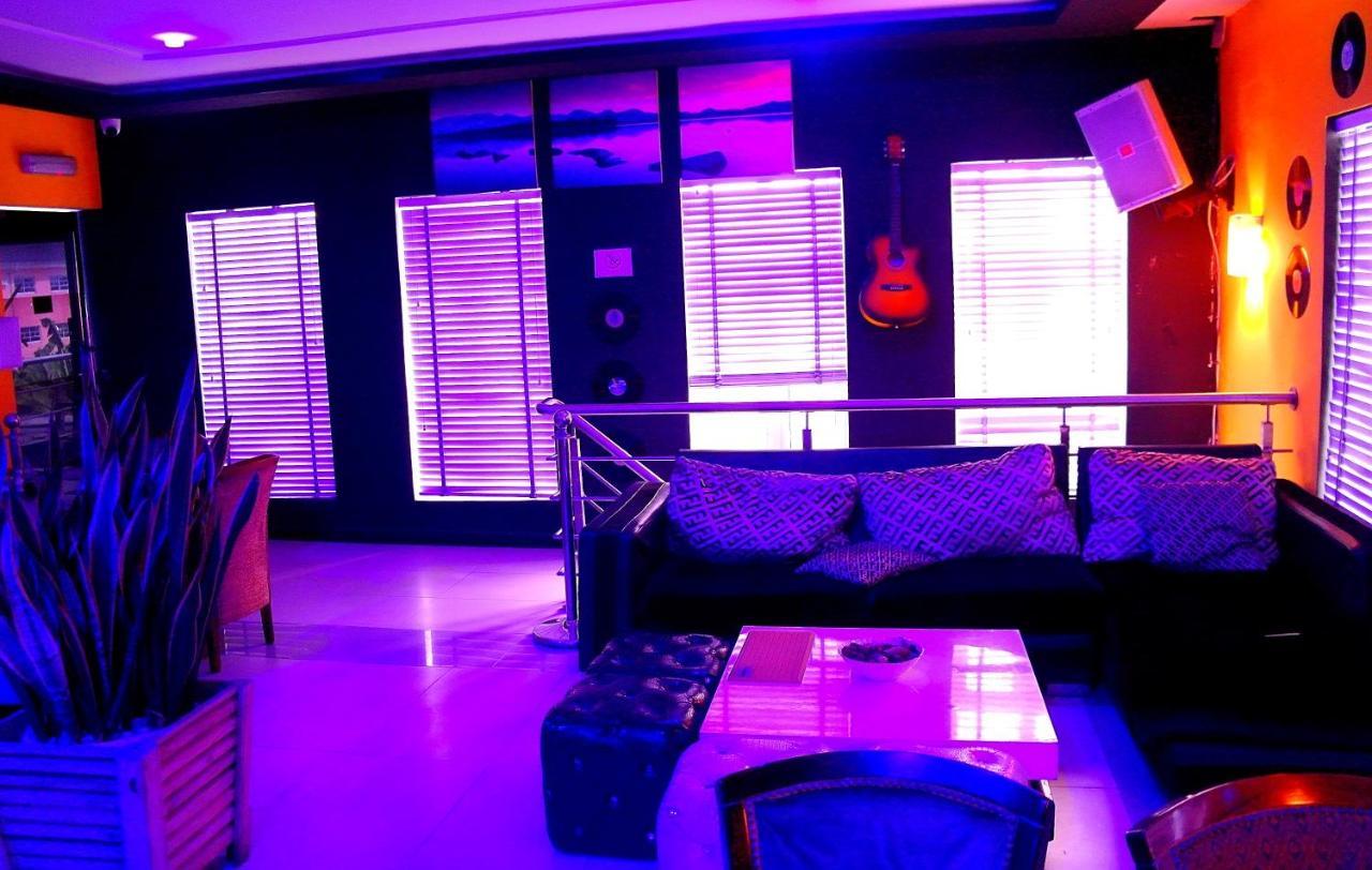 The Crib Lifestyle Hotel Порт Харкорт Екстериор снимка