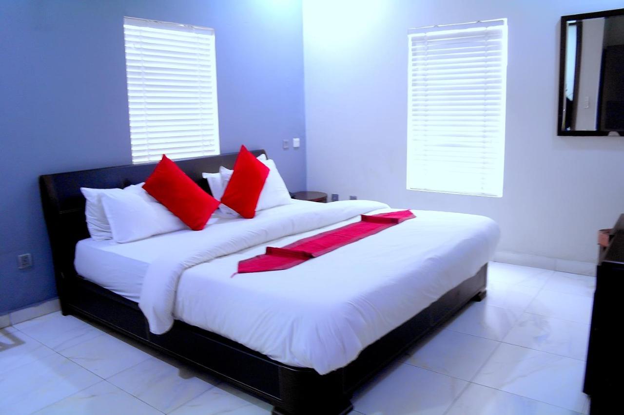 The Crib Lifestyle Hotel Порт Харкорт Екстериор снимка